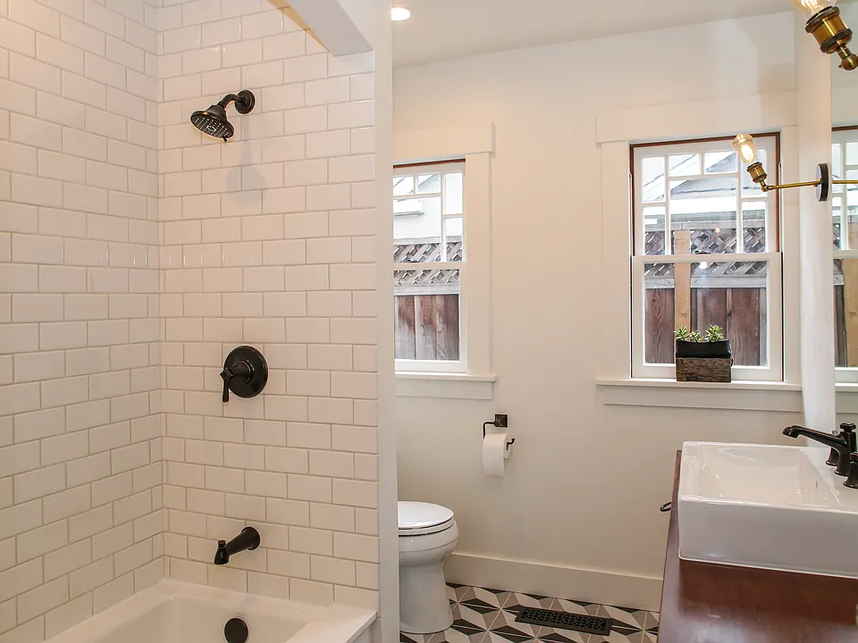 Hall Bath - very cool! 