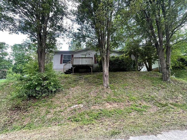 132 Josiah Ln — Photo 1