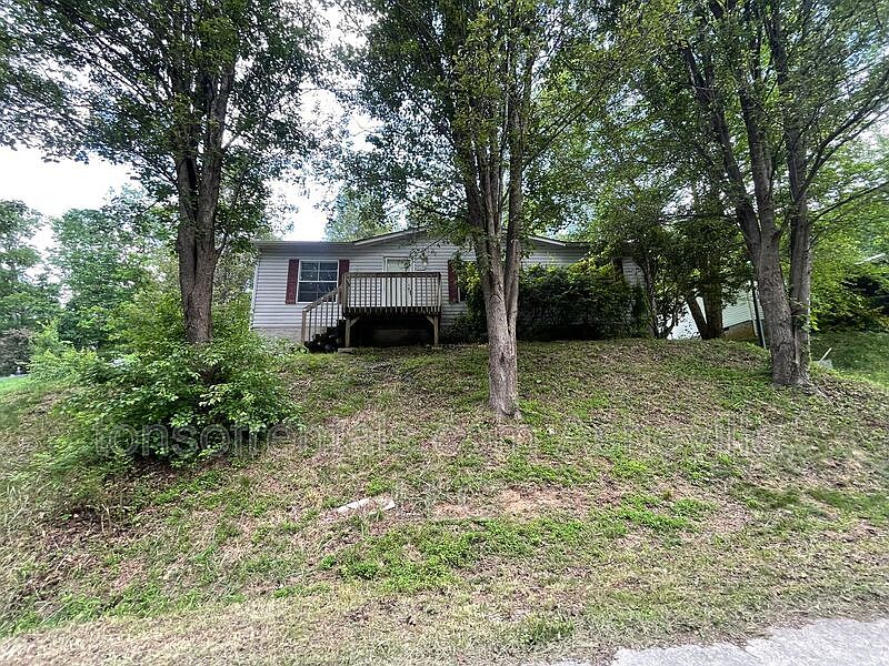 1st image of 132 Josiah Ln
