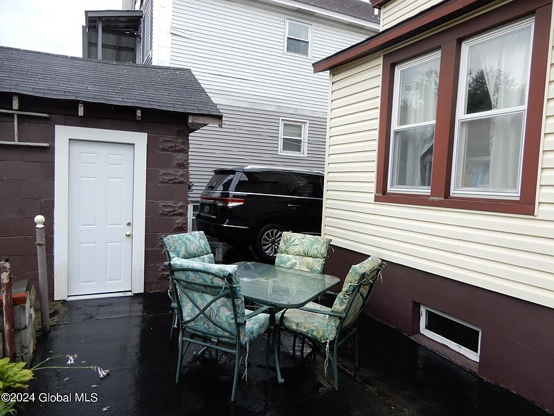 4th image of 1125 Webster Street