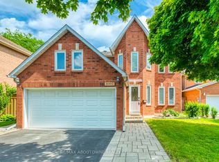 1097 Grandeur Cres, Oakville, ON L6H 4B4