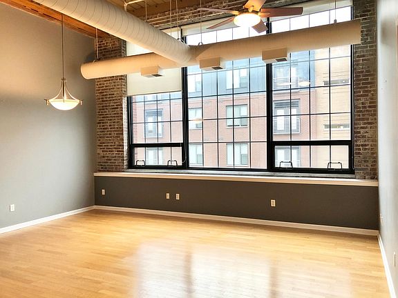 3rd image of 630 N College Ave APT 207A