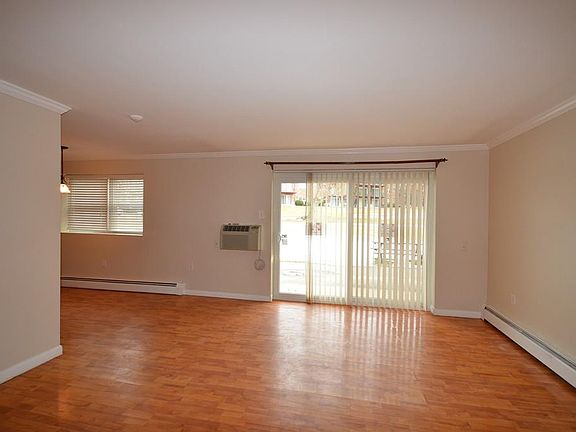 3rd image of 25 Edgelawn Ave APT 7