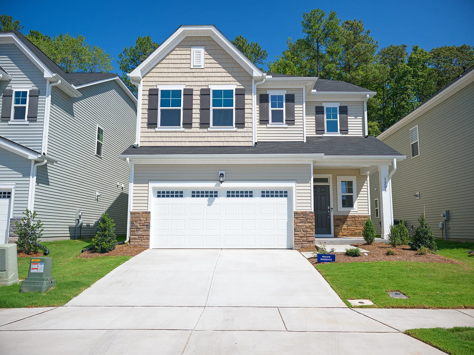 4 bed, 2581 sqft, $2,650 — Photo 1