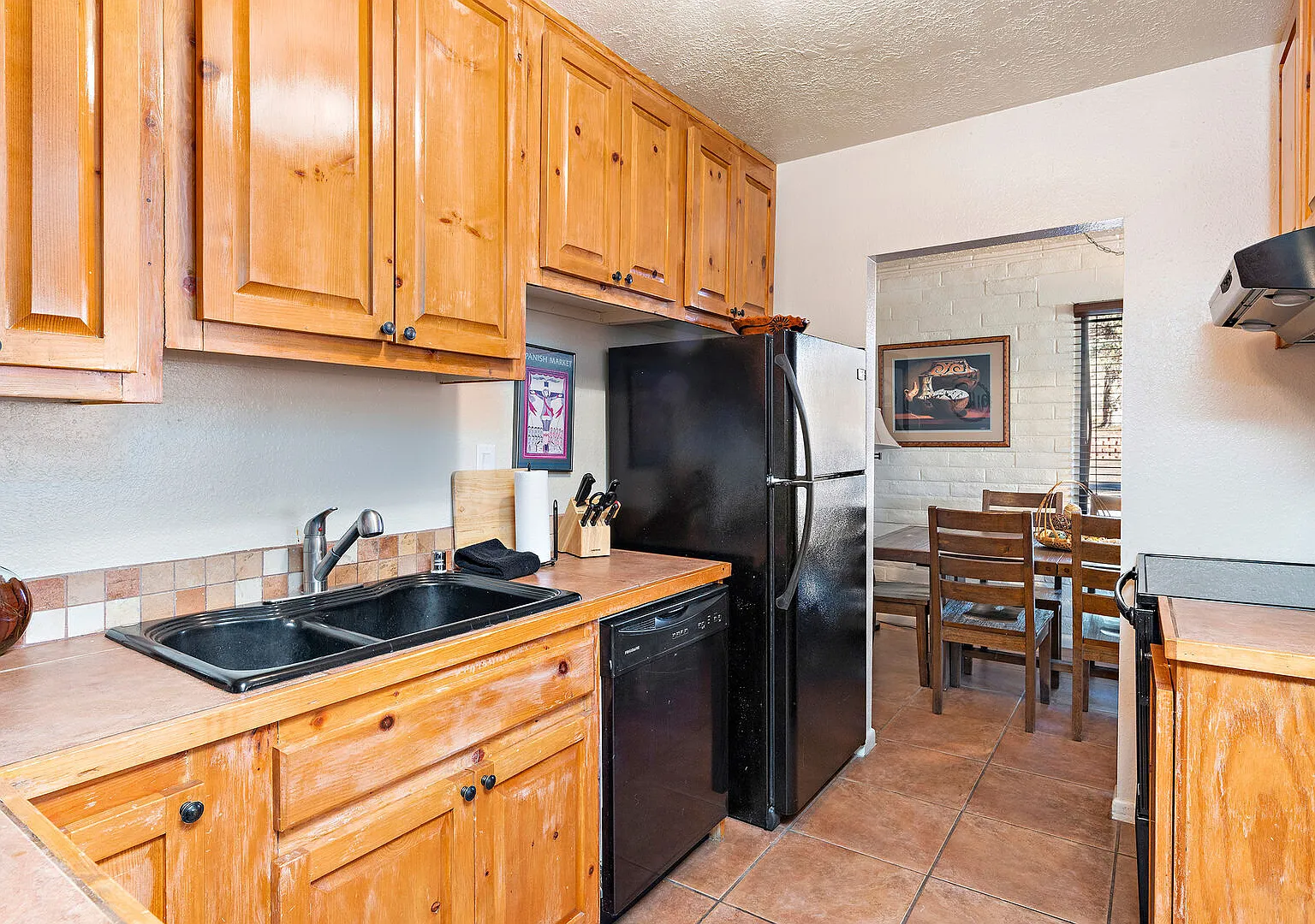 2 bed, 843 sqft, $4,400 — Photo 2