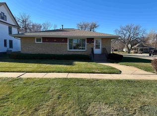 421 N Clay Ave, Clay Center, NE 68933