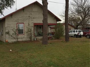 901 N Main St, Ector, TX 75439