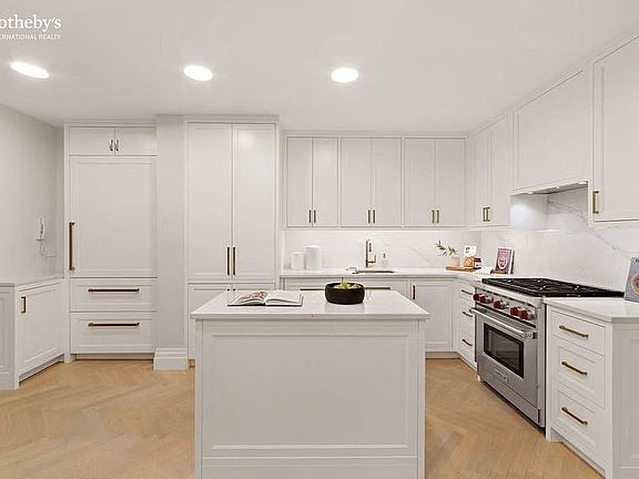 3rd image of 17 E 89th St #8C