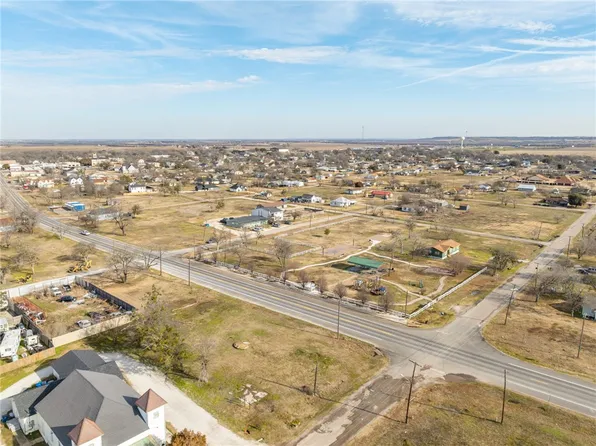 2 S Hill St, Itasca, TX 76055
