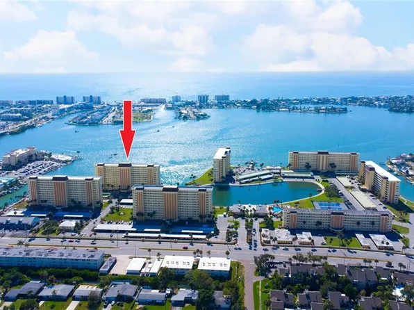 4525 Cove Cir APT 304, Saint Petersburg, FL 33708