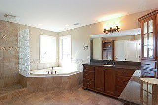 1st image of 10701 Bonnieglen Pl