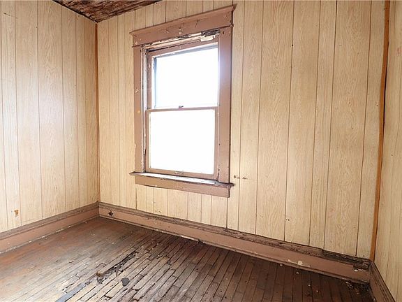 3rd image of 3025 Bellefontaine St