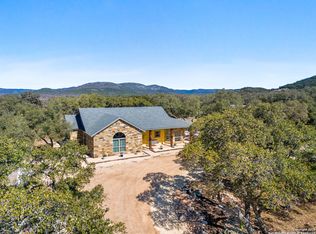 381 Camino Primero Rd, Leakey, TX 78873