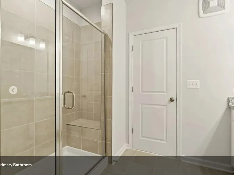 en-suite bathroom, double vanities, two walk-in closets,