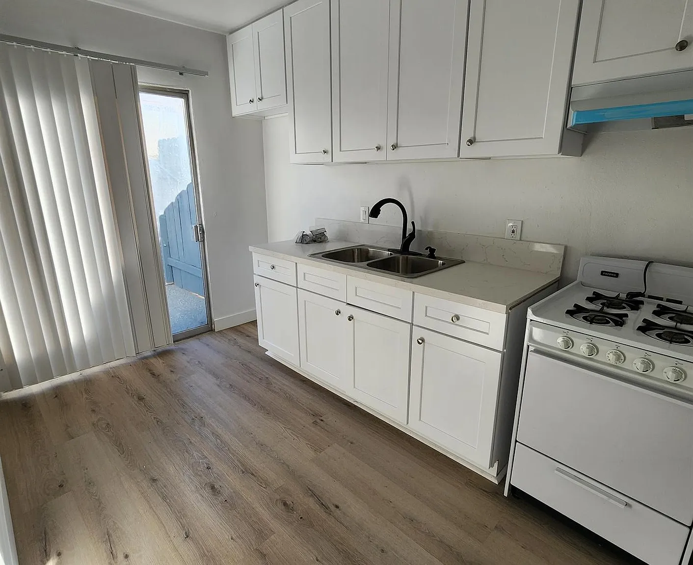 Studio, 378 sqft, $1,595 — Photo 4