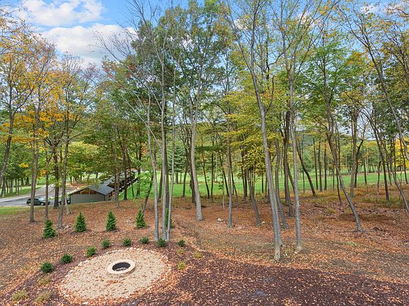 5th image of 639 Golf Course Dr