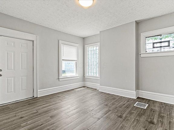 5th image of 798-804 E Whittier St