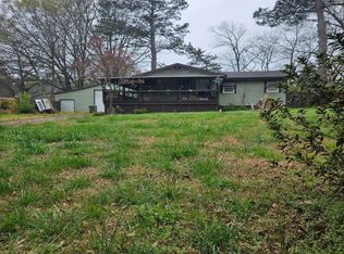 127 Lakeside Dr, Griffin, GA 30223