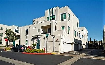 3rd image of 579 Orlando Ct