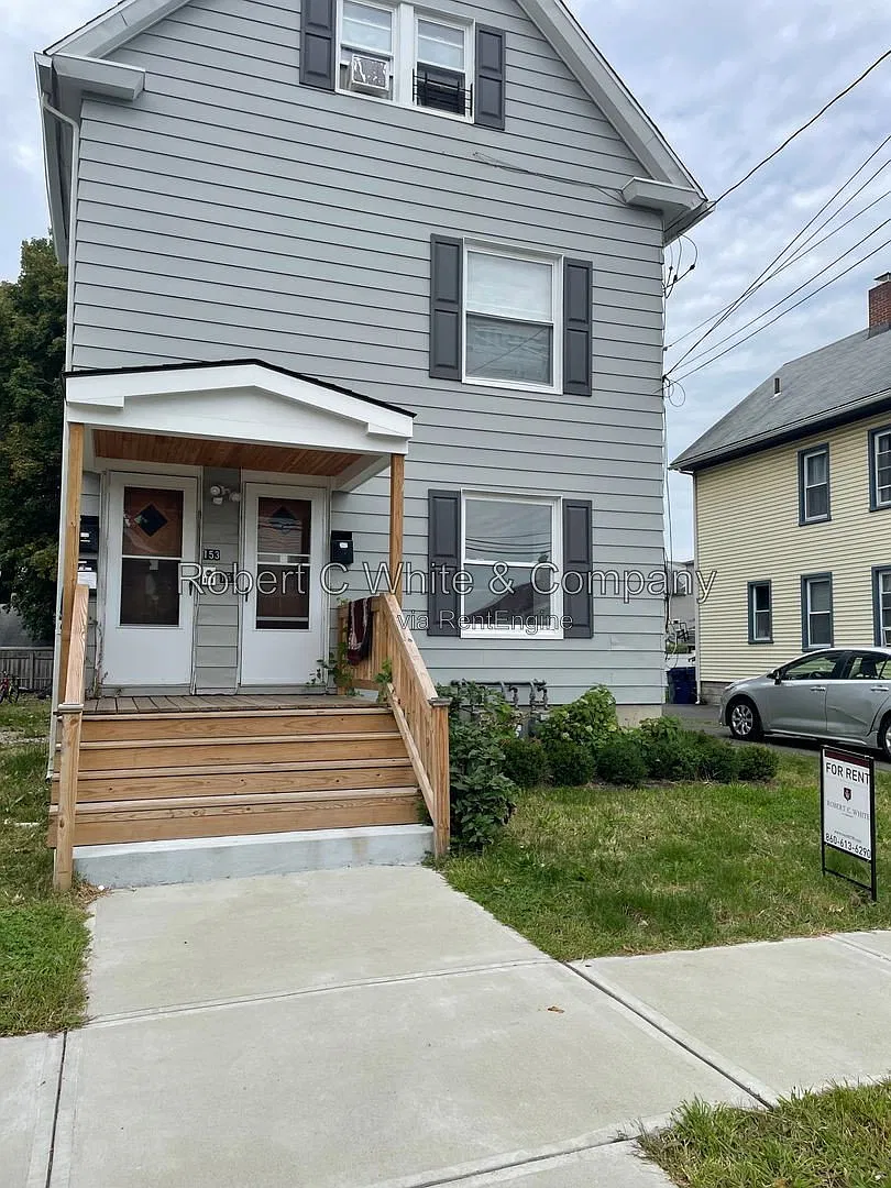 3 bed, 1.0 bath, 1065 sqft, $1,990 — Photo 1