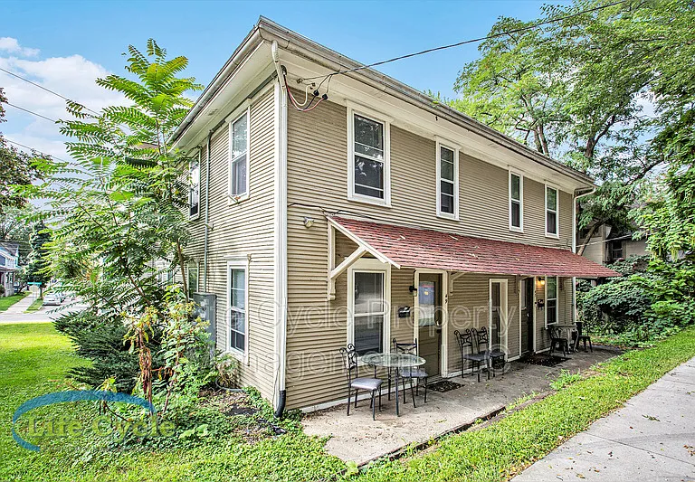 335 Washington St SE — Photo 34