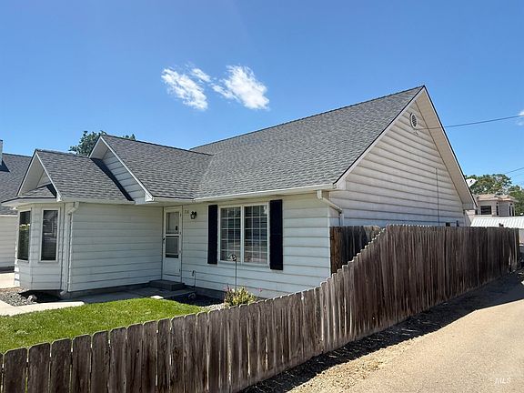 2nd image of 716 S 9th Ave