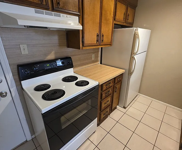 4803 Country Club Dr #B — Photo 7