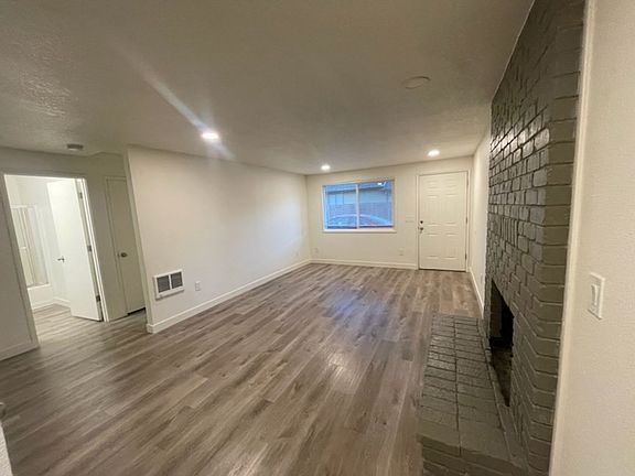 5th image of 908 NE 21st Ave