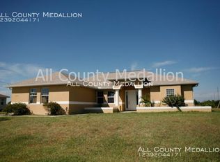 390 Palomar Ave, Lehigh Acres, FL 33974