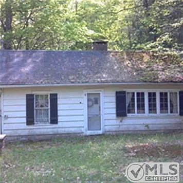 137 Hutchin Hill Rd photo 1
