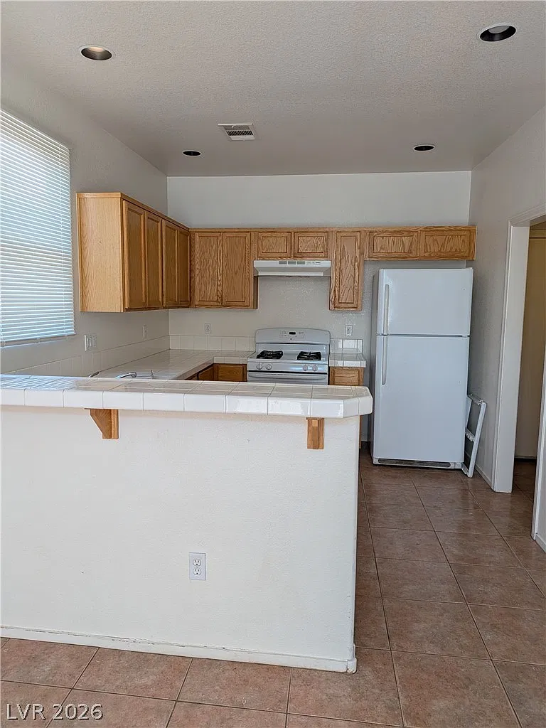 3 bed, 2.5 bath, 1419 sqft, $2,150 — Photo 4