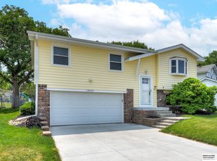 13665 V St, Omaha, NE 68137