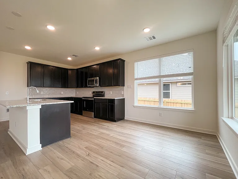 6912 Llano Dr — Photo 8