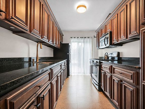 3rd image of 23-10 21st Ave #3