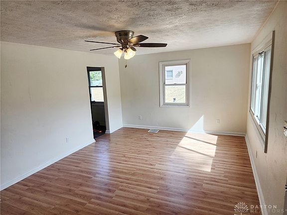 5th image of 525 S Main St