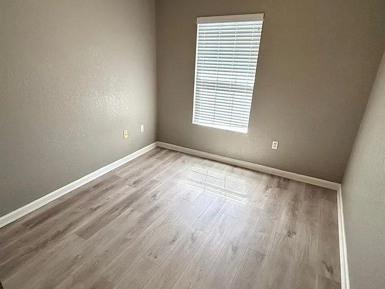 7727 Fairgrove Ave — Photo 20