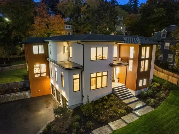 32 Newtonville Ave, Newton, MA 02458