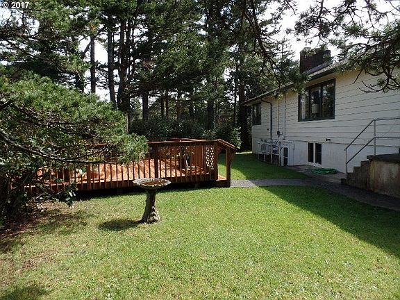 4th image of 904 Lakeshore Dr