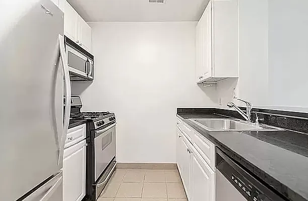 Rented by REAL New York | media 15