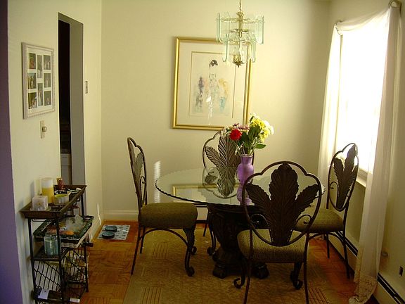 5th image of 301 Towne House Vlg