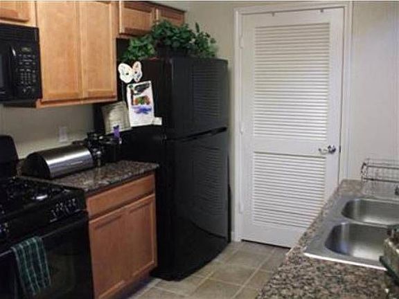 4th image of 1300 Milano Dr Unit 2