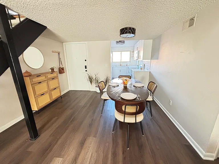 433 Wright St #303 — Photo 6