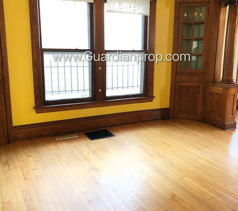 1st image of 1213 23rd Ave NE