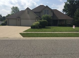 808 Perry Lake Dr, Fort Wayne, IN 46845