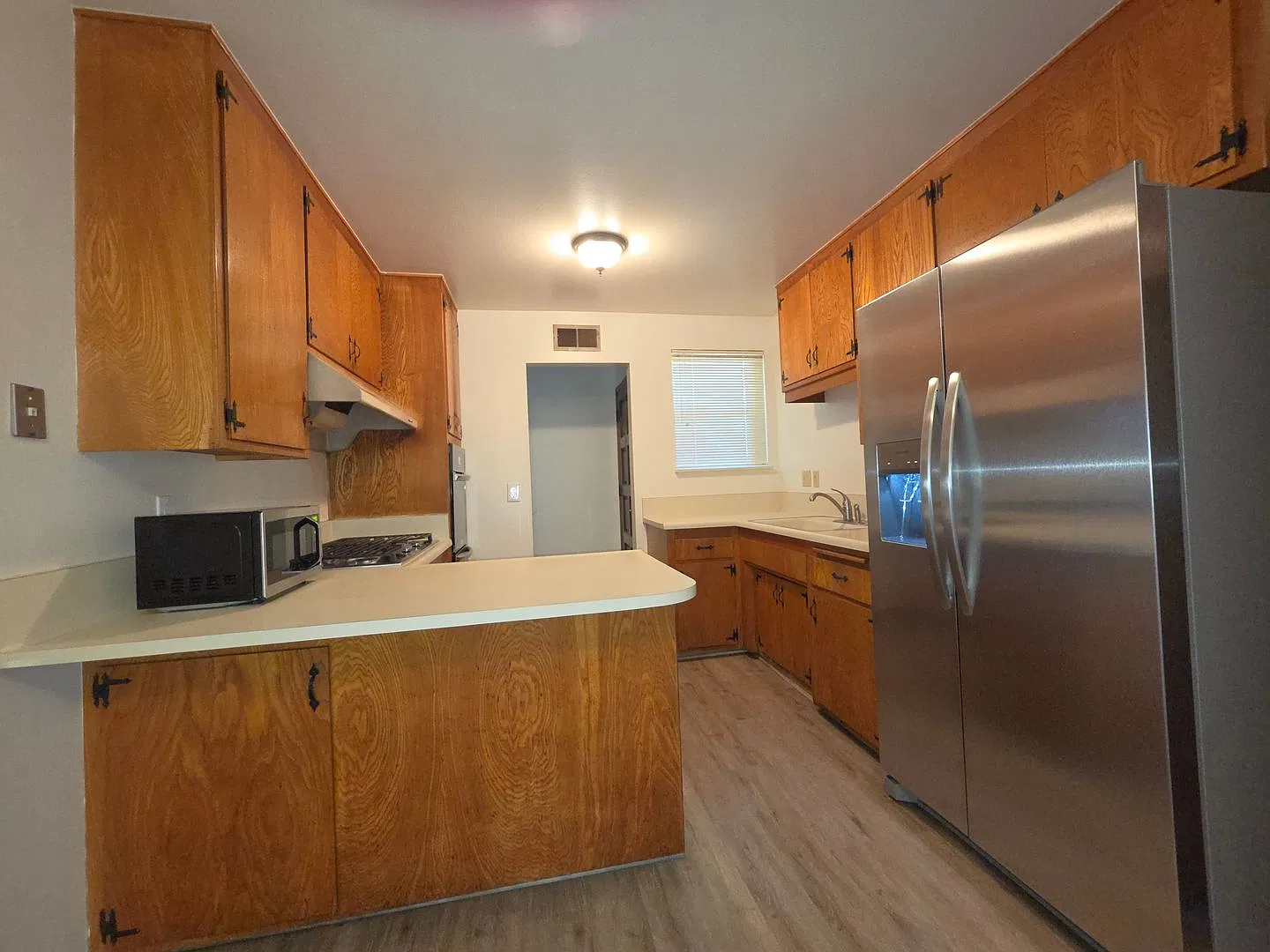 Retro Meets Modern 3 br 2 ba — Photo 2