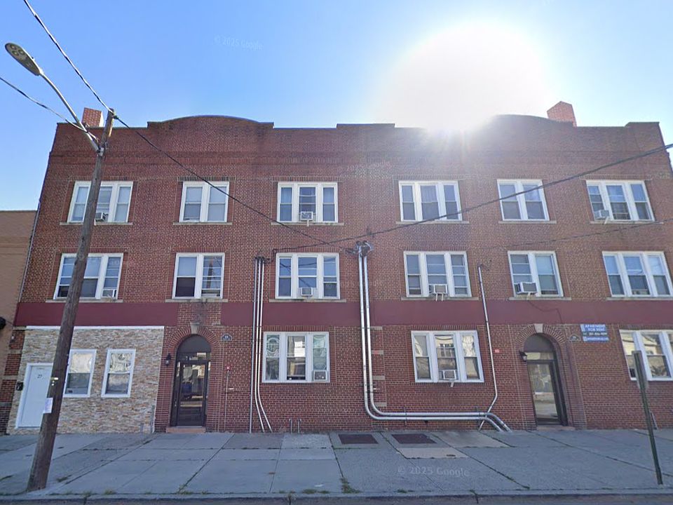 1st image of 102 Kennedy Blvd #24