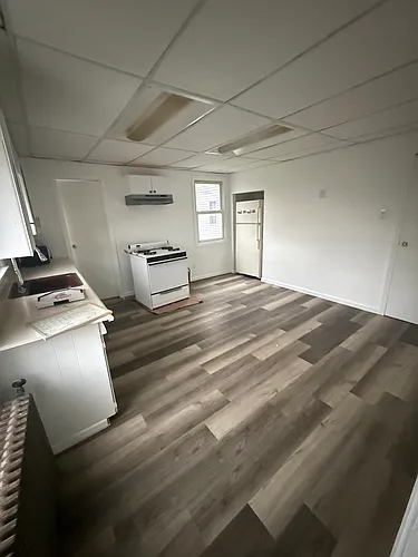 204 John St #2 Photo 1