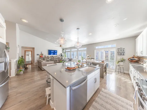 1153 W 1875 S, Syracuse, UT 84075