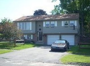 172 McIntosh Dr, Pittsfield, MA 01201