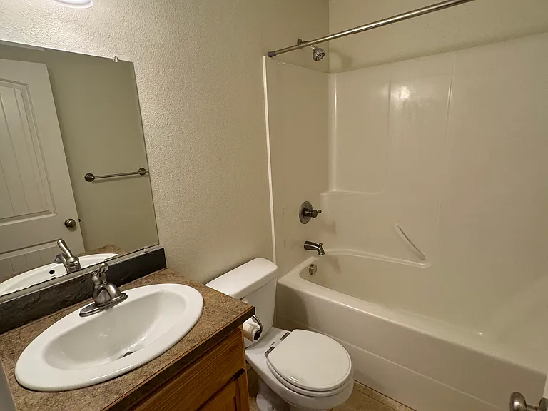 450 SE Park Ave — Photo 10
